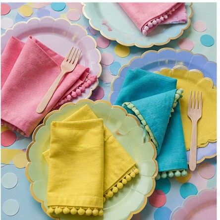 Favor bag and gift table context